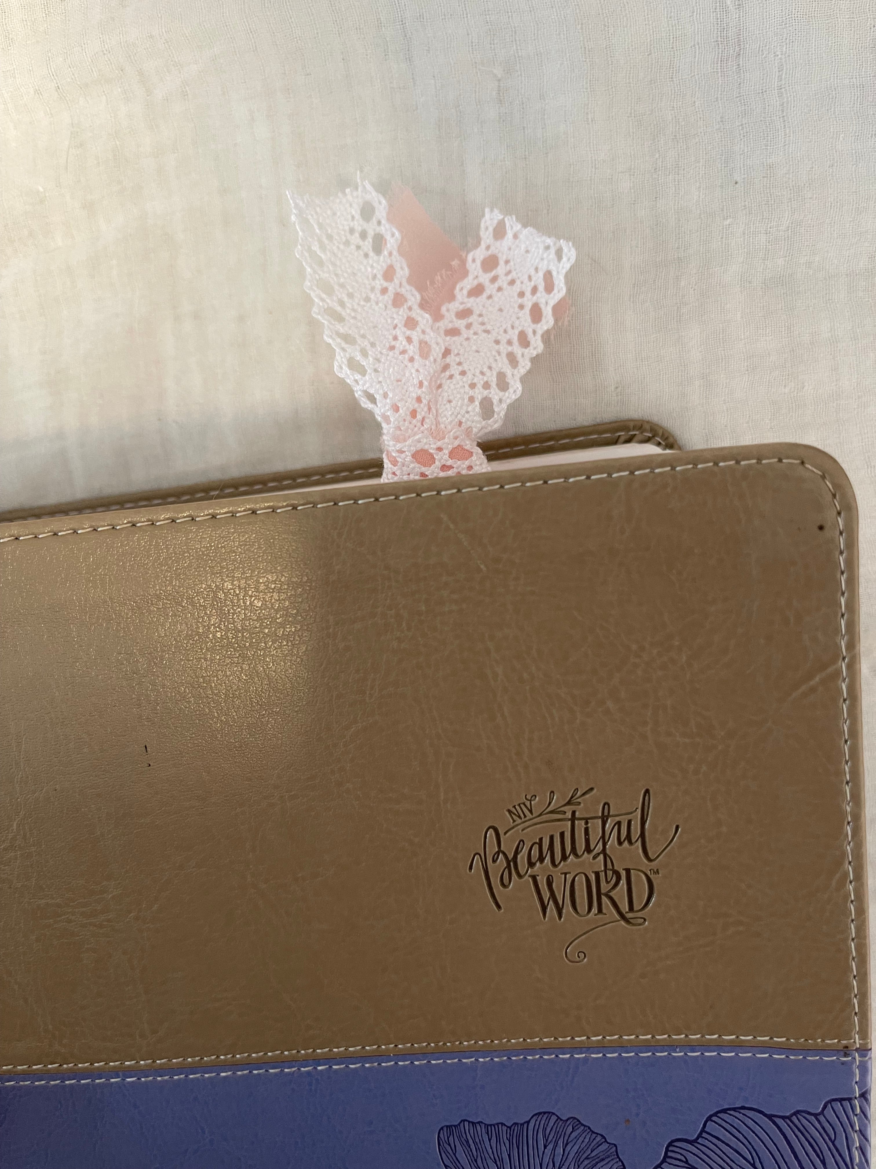 Lace Tie Bow Bookmark
